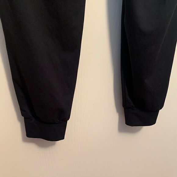 Fabletics EUC black venetia jogger pants Size medium - Picture 3 of 5